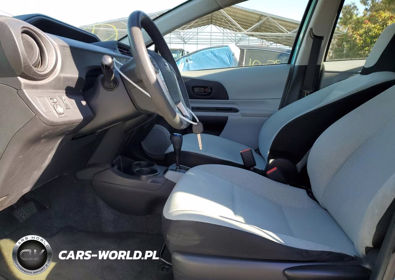 2013 Toyota Prius VIN:JTDKDTB31D1046104 - 7