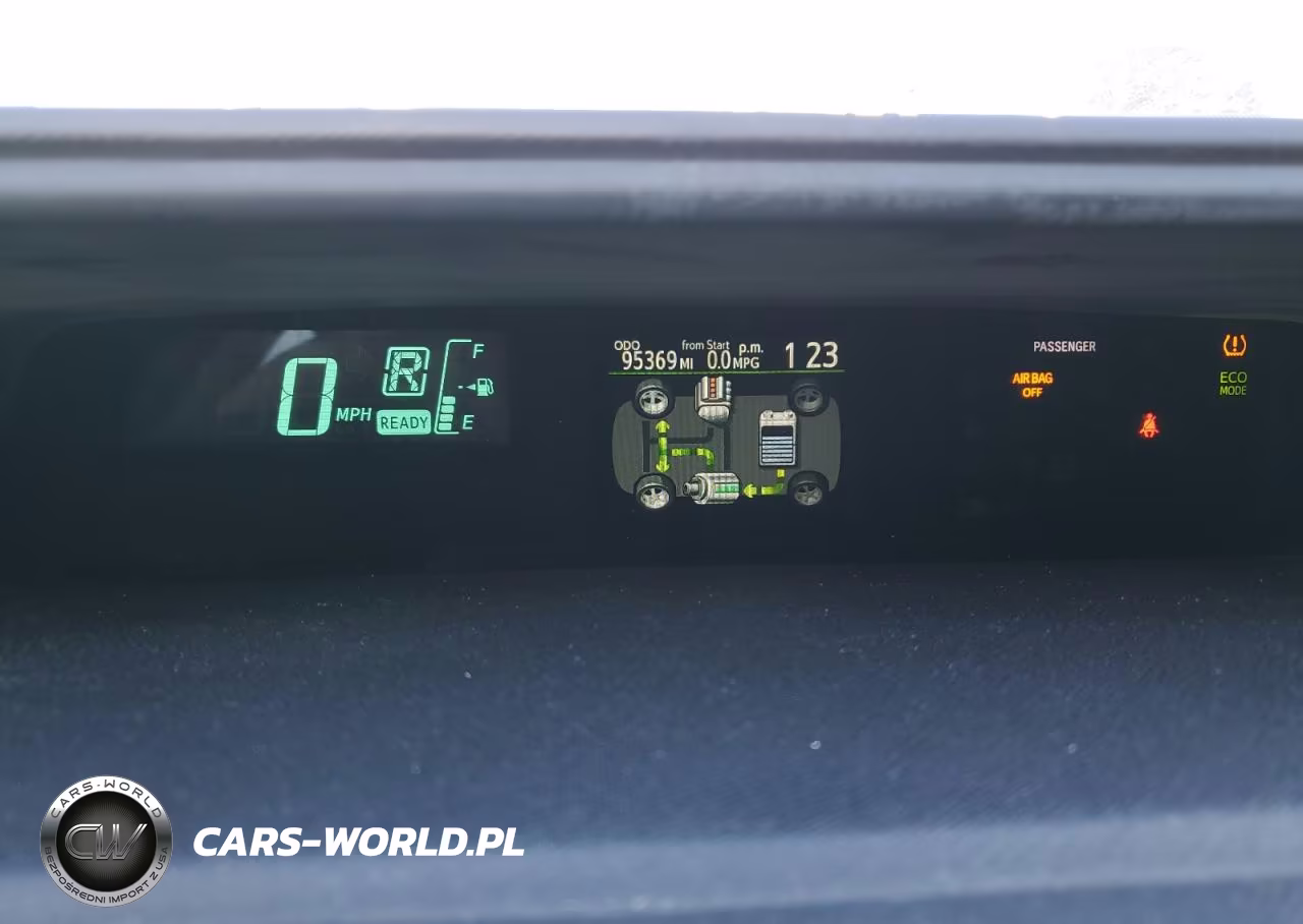 2013 Toyota Prius VIN:JTDKDTB31D1046104 - 9