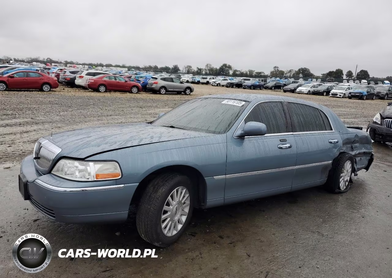 2003 Lincoln Town Car Signature