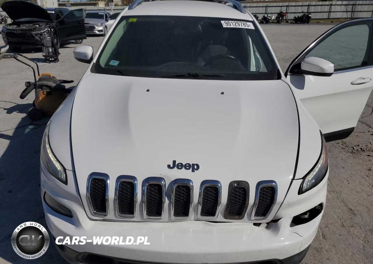 2017 Jeep Cherokee Latitude VIN:1C4PJLCB3HW592674 - 12