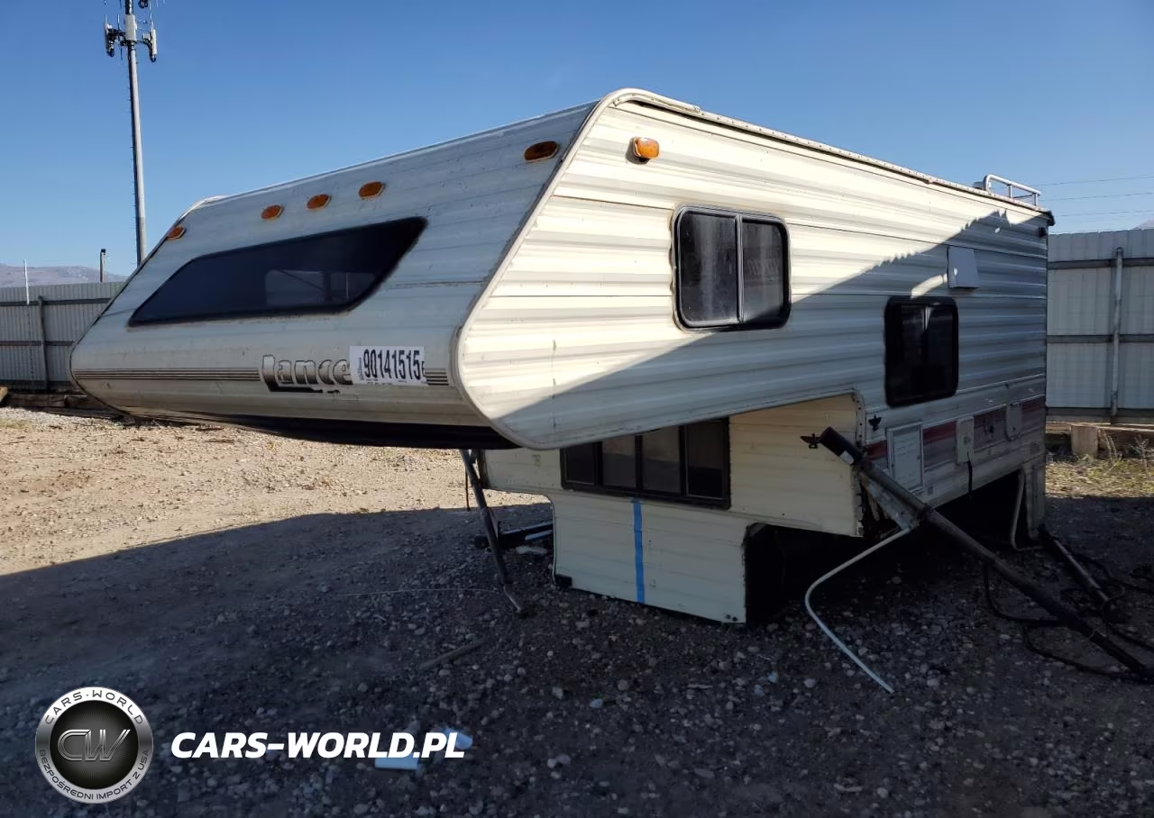 1992 Lance 2400 Camper VIN:1804586 - 2