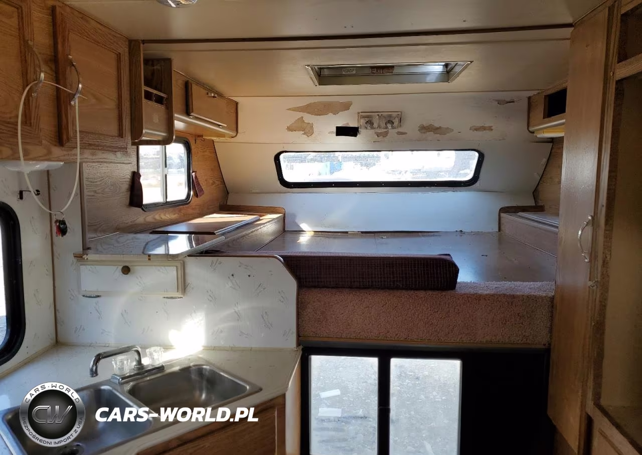 1992 Lance 2400 Camper VIN:1804586 - 5