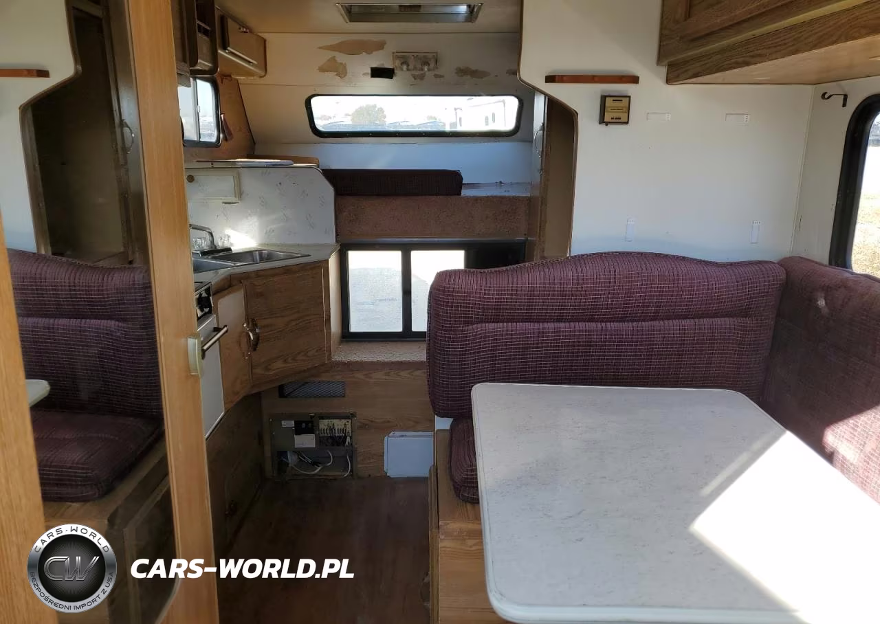1992 Lance 2400 Camper VIN:1804586 - 6