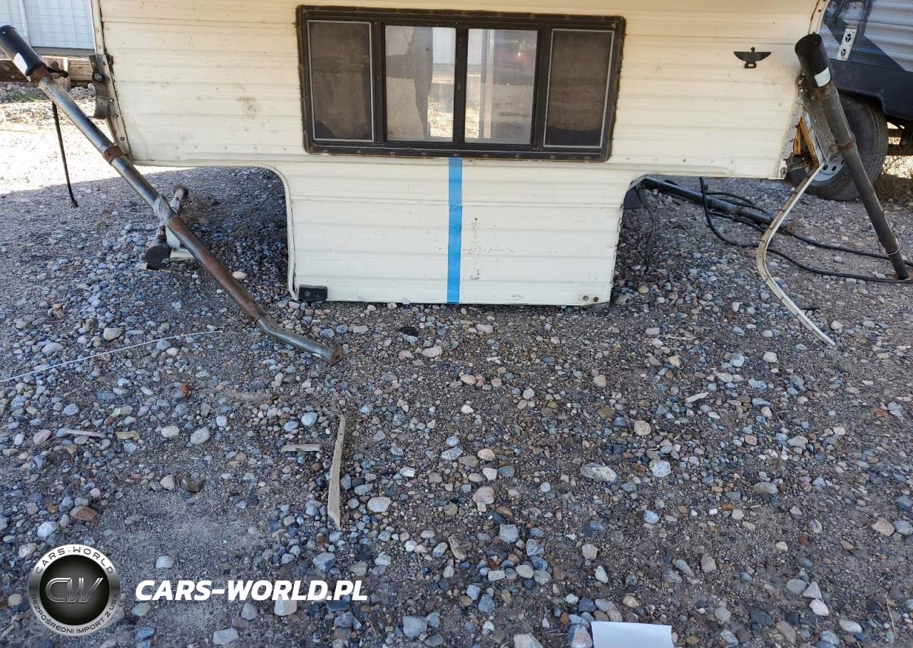 1992 Lance 2400 Camper VIN:1804586 - 7