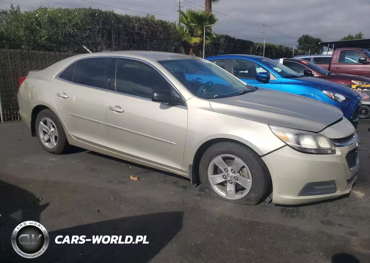 2015 Chevrolet Malibu Ls VIN:1G11B5SL2FF105110 - 4