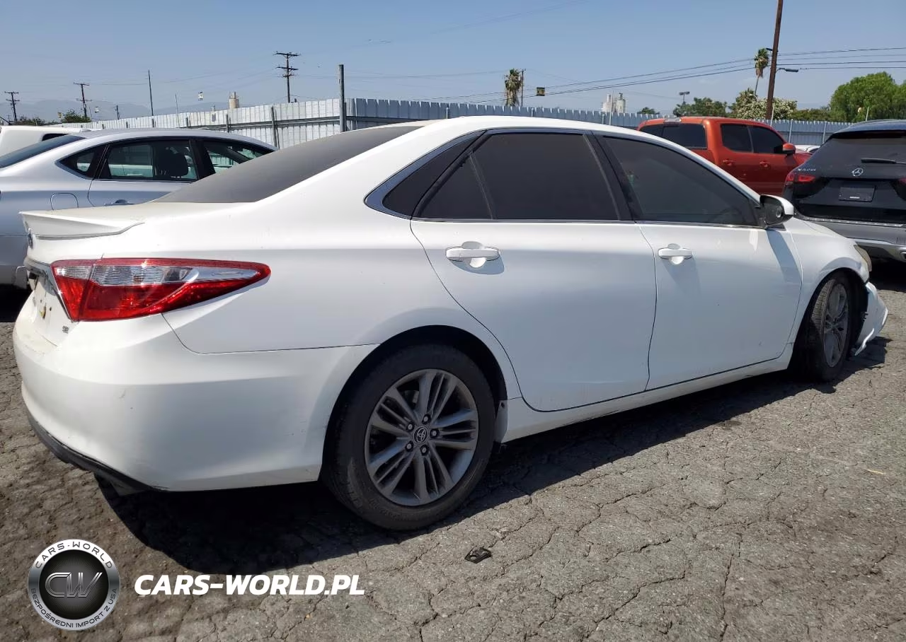 2016 Toyota Camry Le VIN:4T1BF1FK9GU177926 - 3