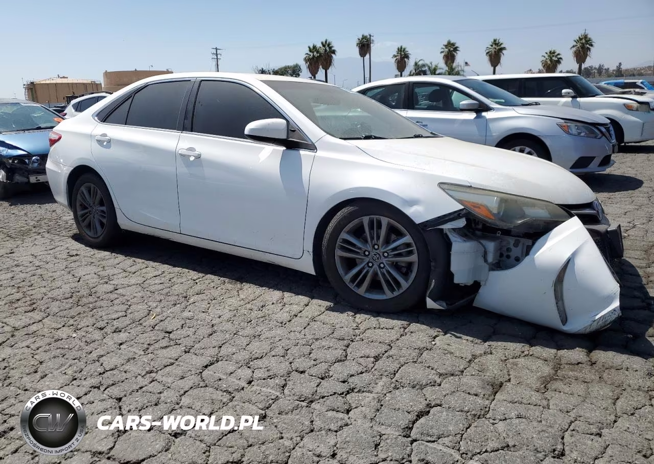 2016 Toyota Camry Le VIN:4T1BF1FK9GU177926 - 4