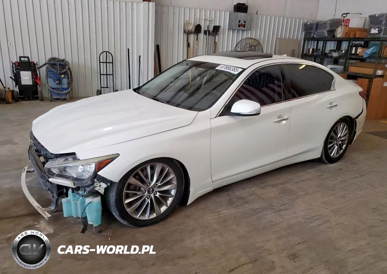 2018 Infiniti Q50 Luxe – zdjęcie 1 z 12