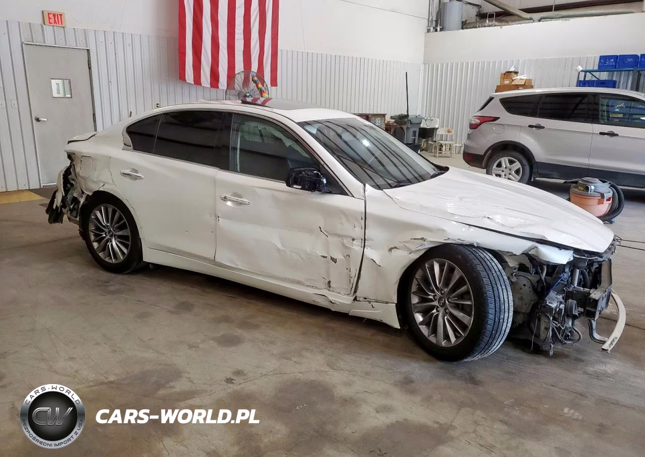 2018 Infiniti Q50 Luxe VIN:JN1EV7AR1JM436916 - 4