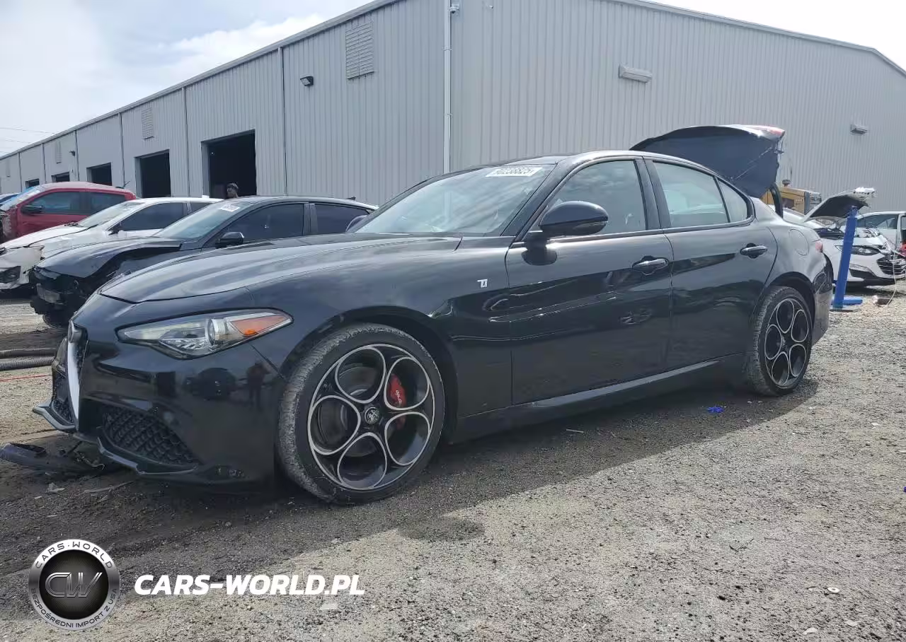2022 Alfa Romeo Giulia Super