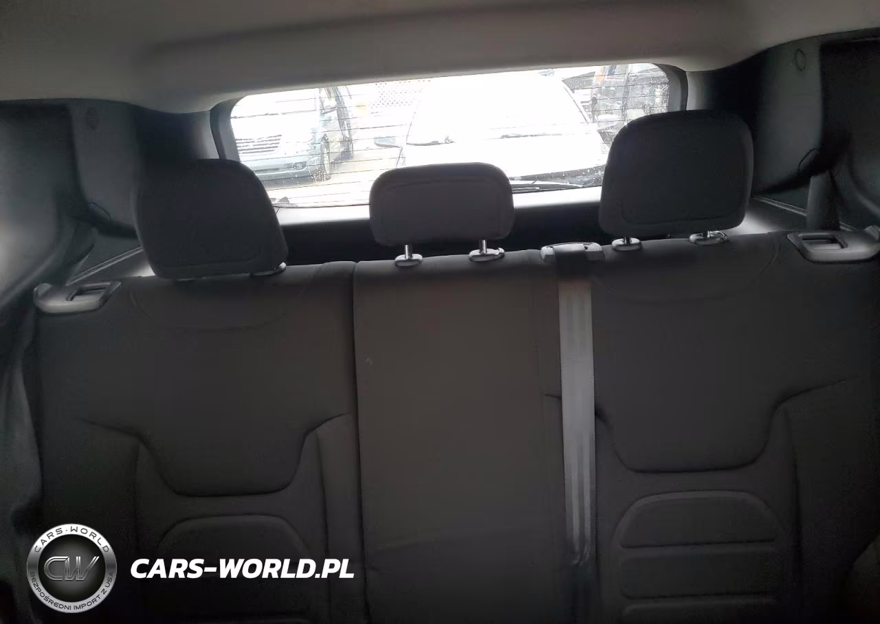 2018 Jeep Renegade Latitude VIN:ZACCJBBB8JPJ46949 - 10