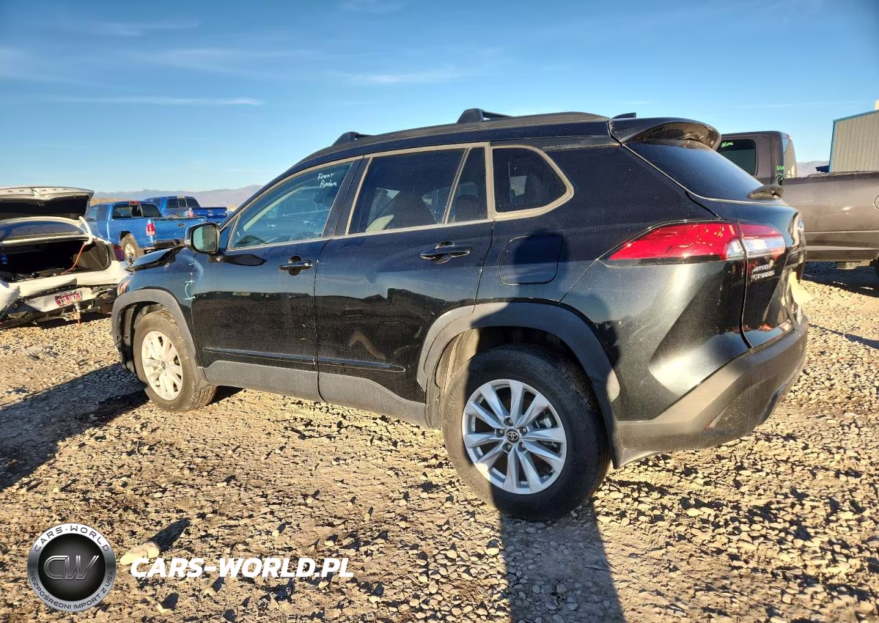 2022 Toyota Corolla Cross Le VIN:7MUBAABG5NV010197 - 2