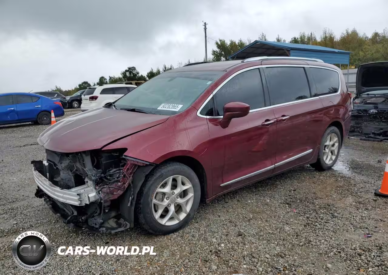 2017 Chrysler Pacifica Touring L Plus