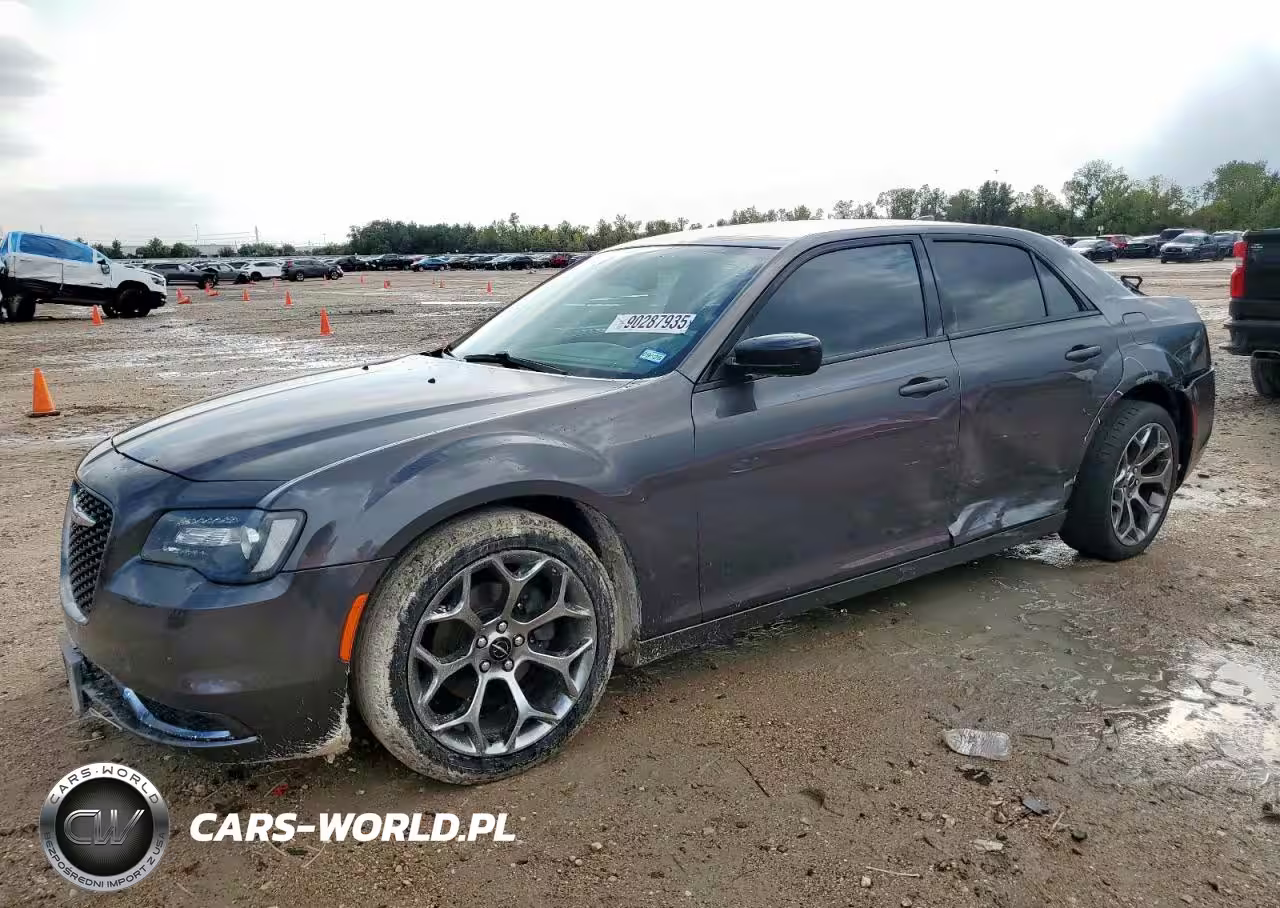 2018 Chrysler 300 Touring