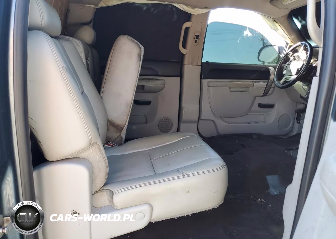 2010 Chev Silverado VIN:3GCRKSE31AG299916 - 10