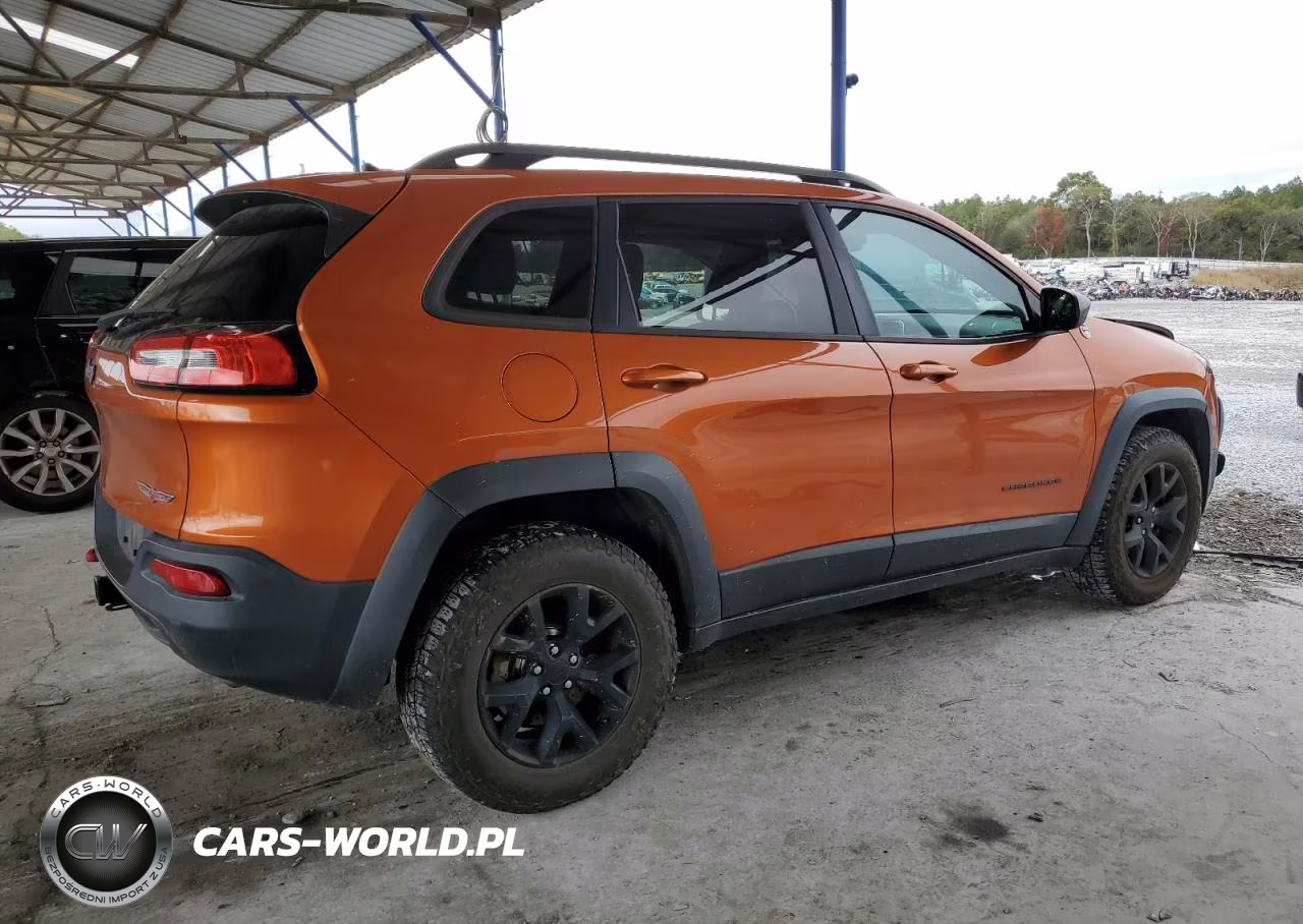 2015 Jeep Cherokee Trailhawk VIN:1C4PJMBS2FW757554 - 3