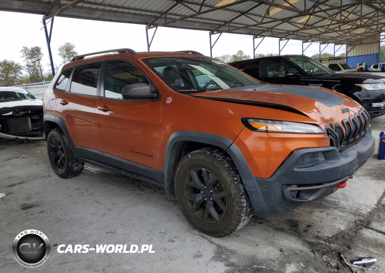 2015 Jeep Cherokee Trailhawk VIN:1C4PJMBS2FW757554 - 4