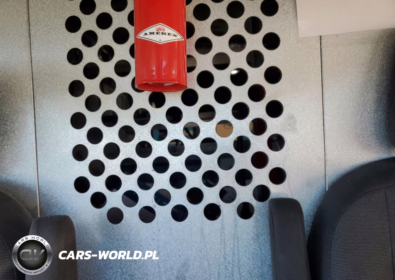 2019 Ford Trans 250 VIN:1FTYR2CM3KKB08316 - 10