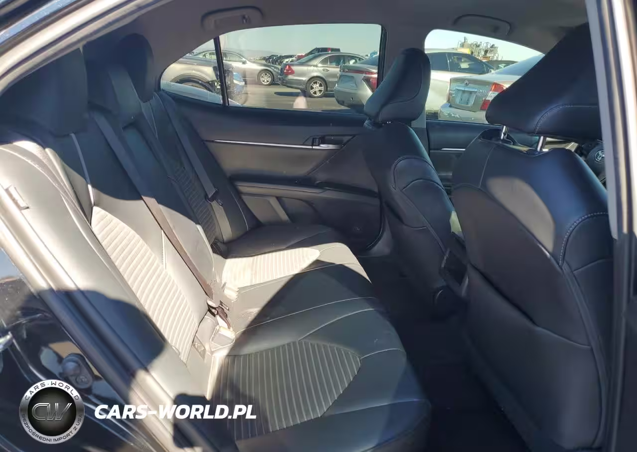 2020 Toyota Camry Se VIN:4T1G11AK0LU337133 - 10