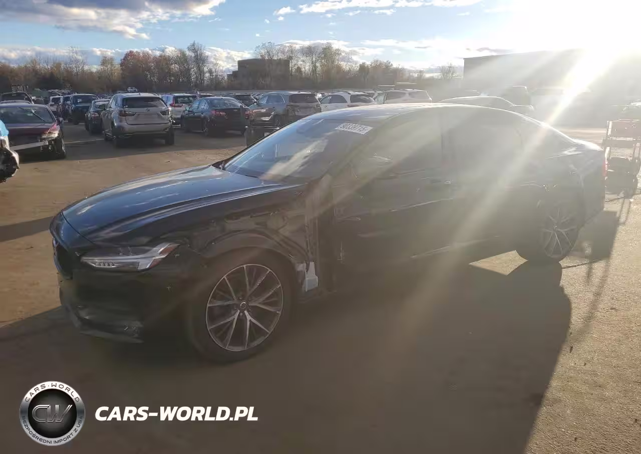 2018 Volvo S90 T5 Momentum