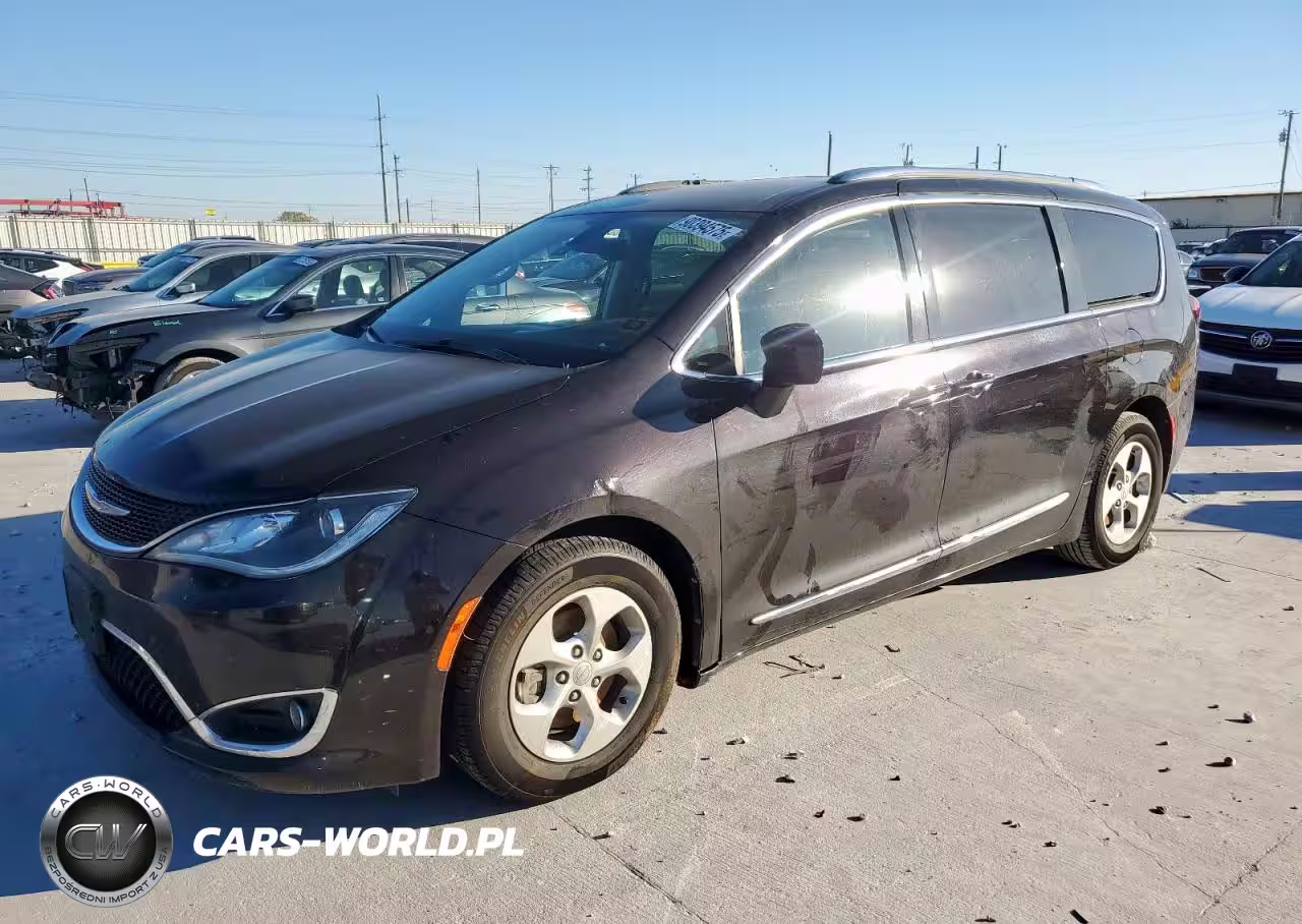 2017 Chrysler Pacifica Touring L Plus