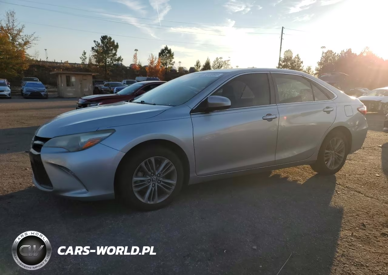 2016 Toyota Camry – zdjęcie 1 z 12
