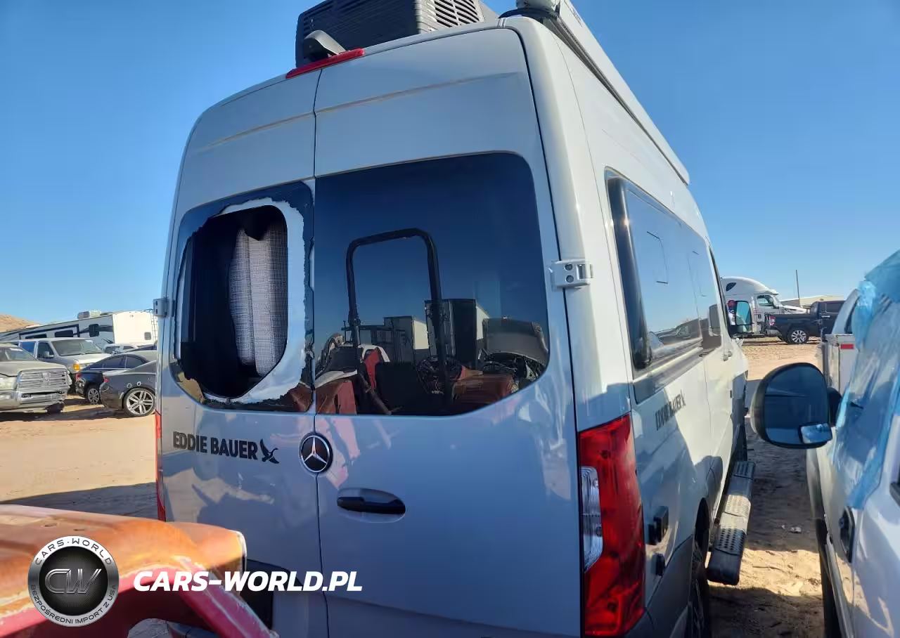 2024 Benz Sprinter Cargo 2500 VIN:W1X4NBVY4RP700038 - 3