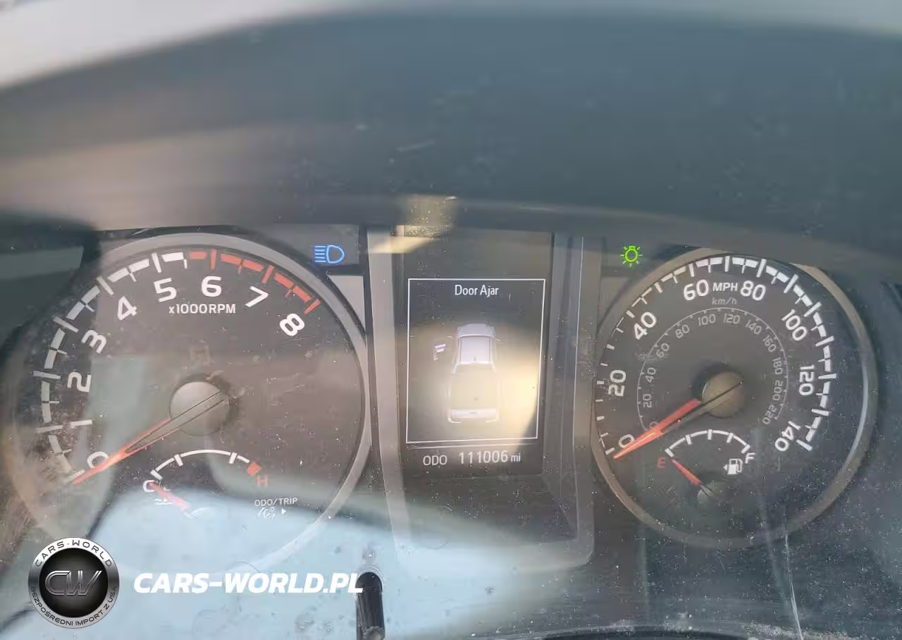 2020 Toyota Tacoma Double Cab VIN:5TFAX5GN5LX171837 - 9