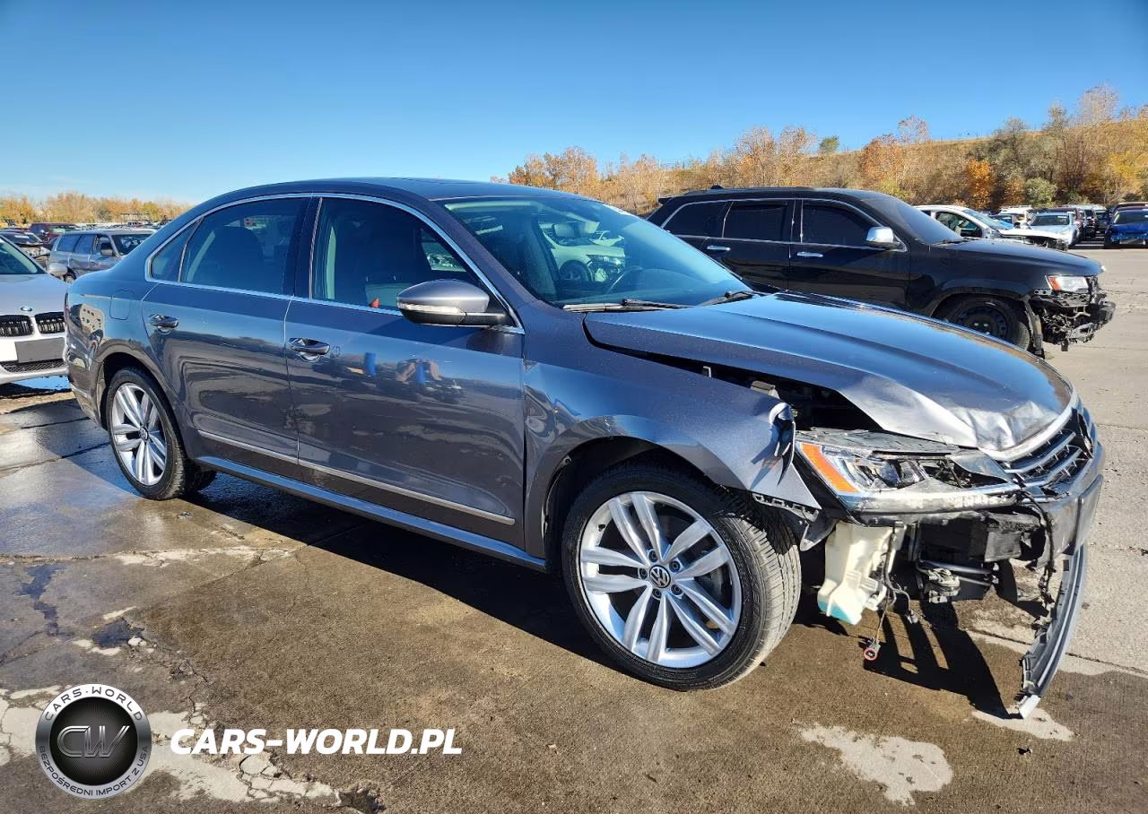 2017 Volkswagen Passat Sel Premium VIN:1VWCT7A3XHC053138 - 4