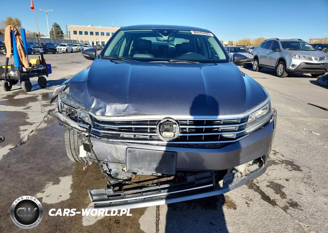2017 Volkswagen Passat Sel Premium VIN:1VWCT7A3XHC053138 - 5