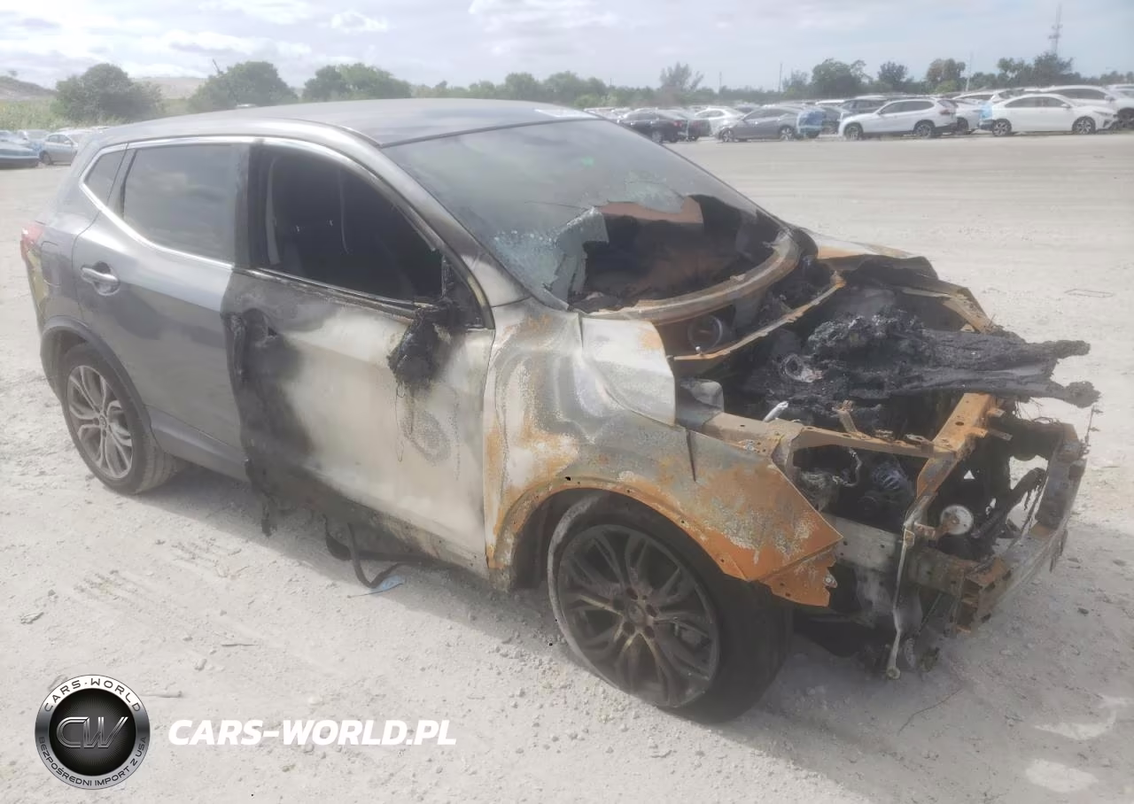 2019 Nissan Rogue Sport S VIN:JN1BJ1CP8KW526027 - 4