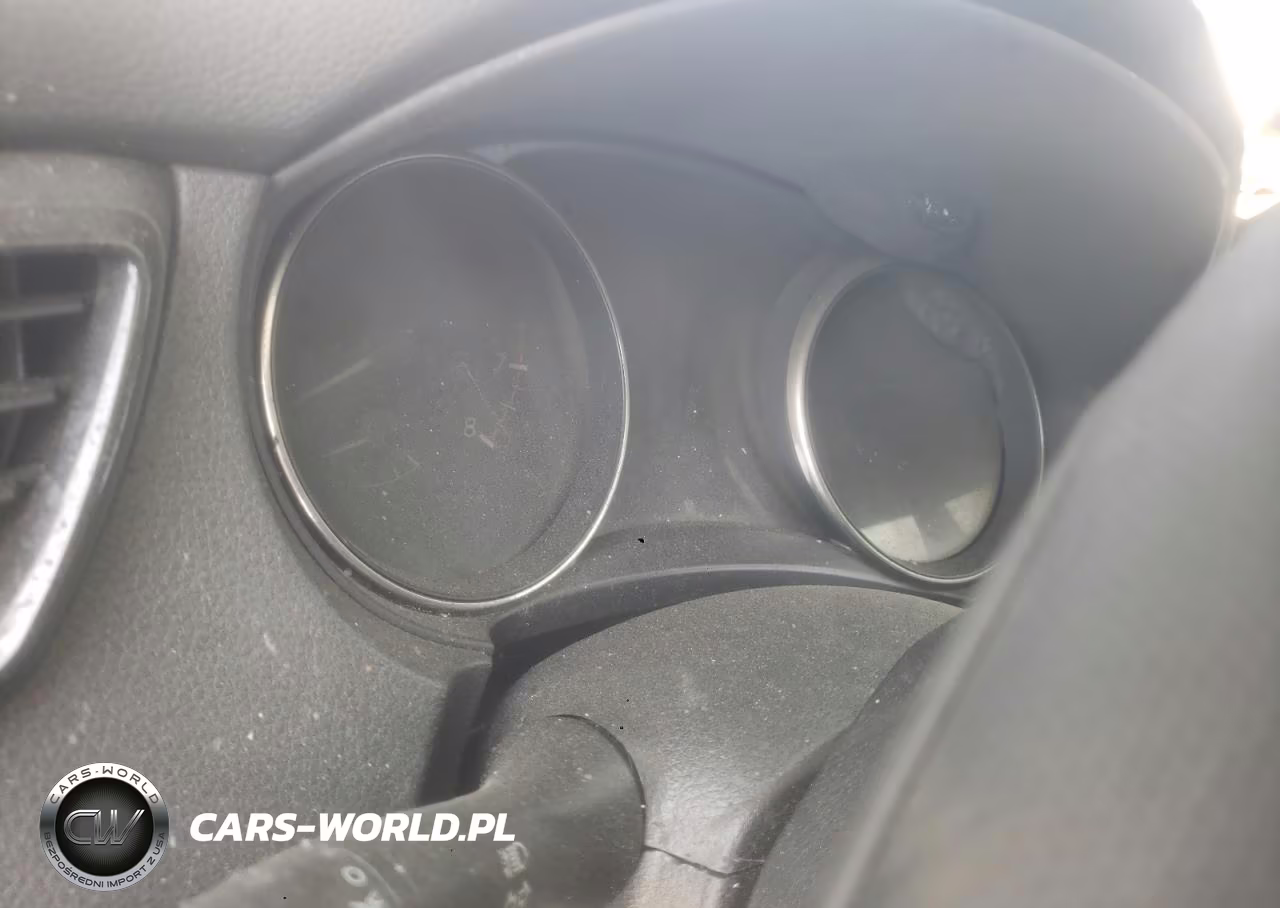 2019 Nissan Rogue Sport S VIN:JN1BJ1CP8KW526027 - 9