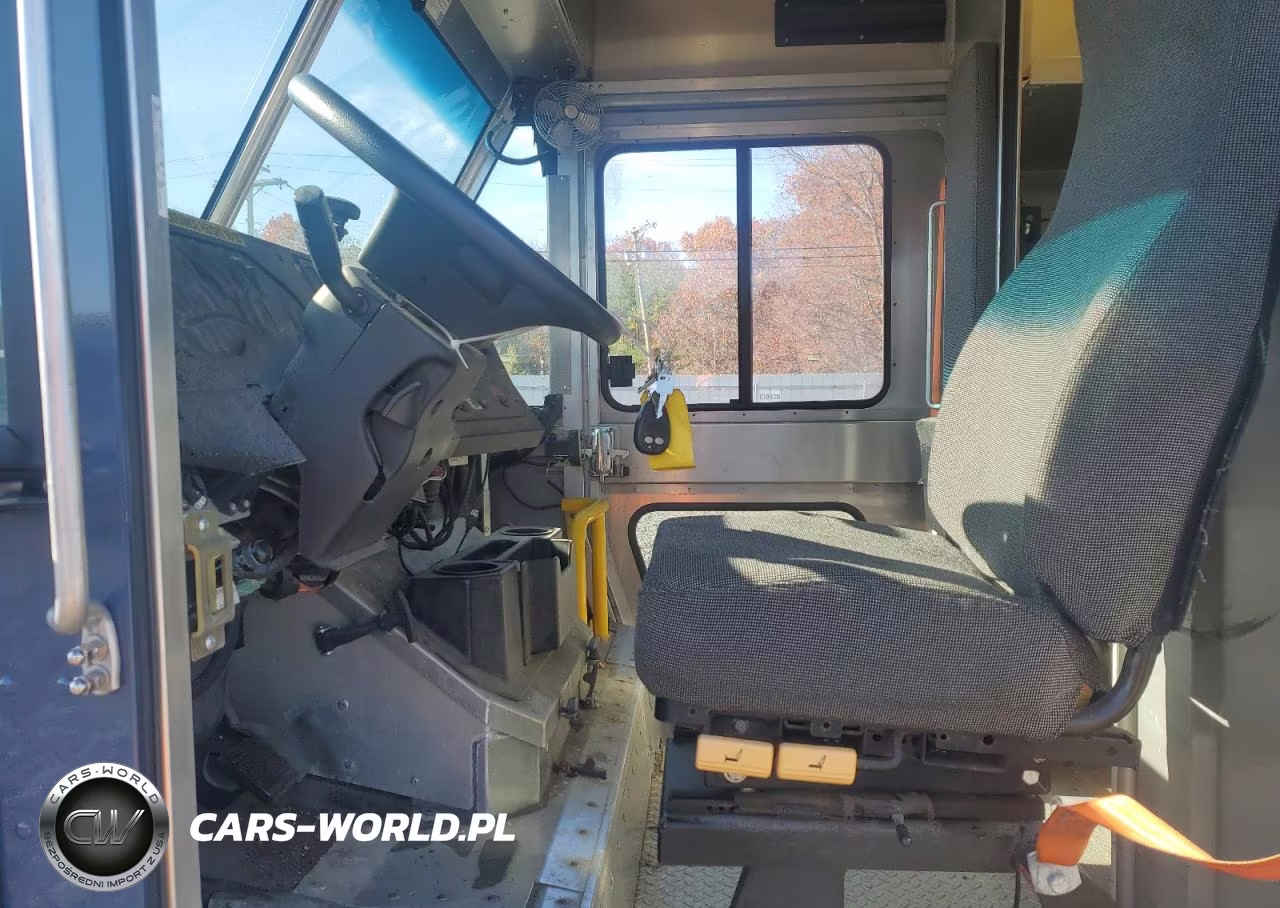 2021 Ford Commercial Chassis Delivery Truck VIN:1F65F5KN9M0A01800 - 7
