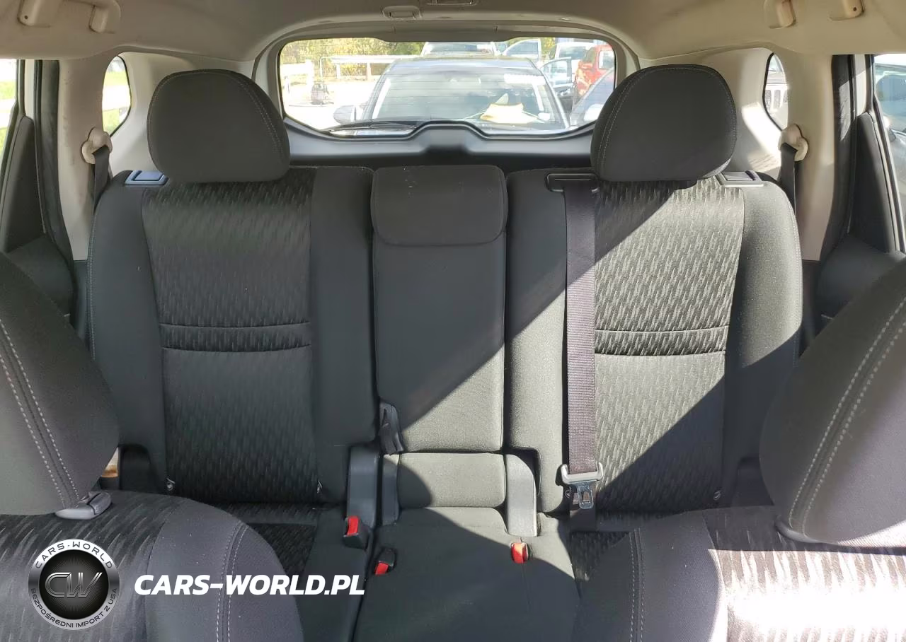 2019 Nissan Rogue S VIN:KNMAT2MV8KP548559 - 10