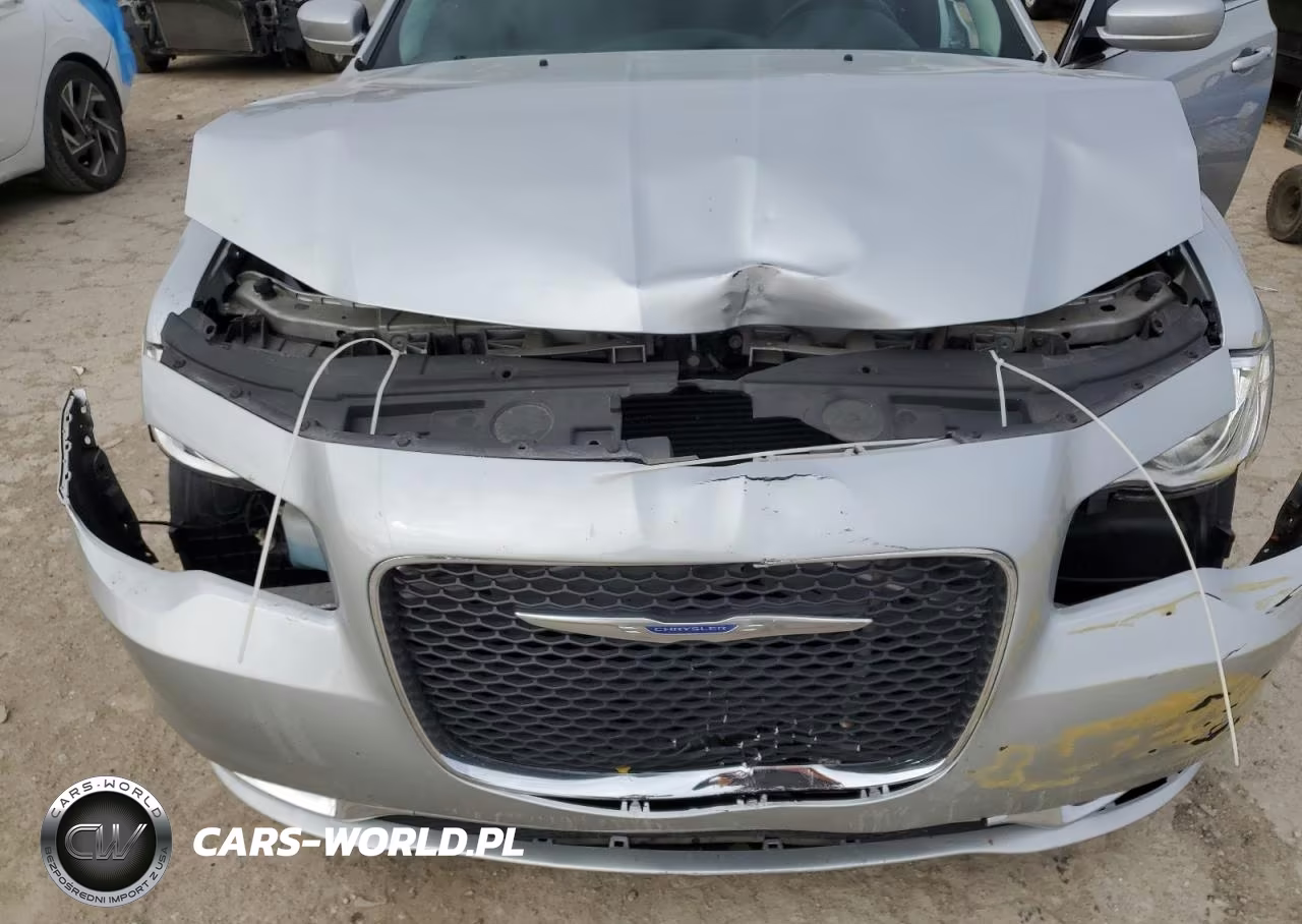 2021 Chrysler 300 Touring VIN:2C3CCAAG8MH516232 - 11