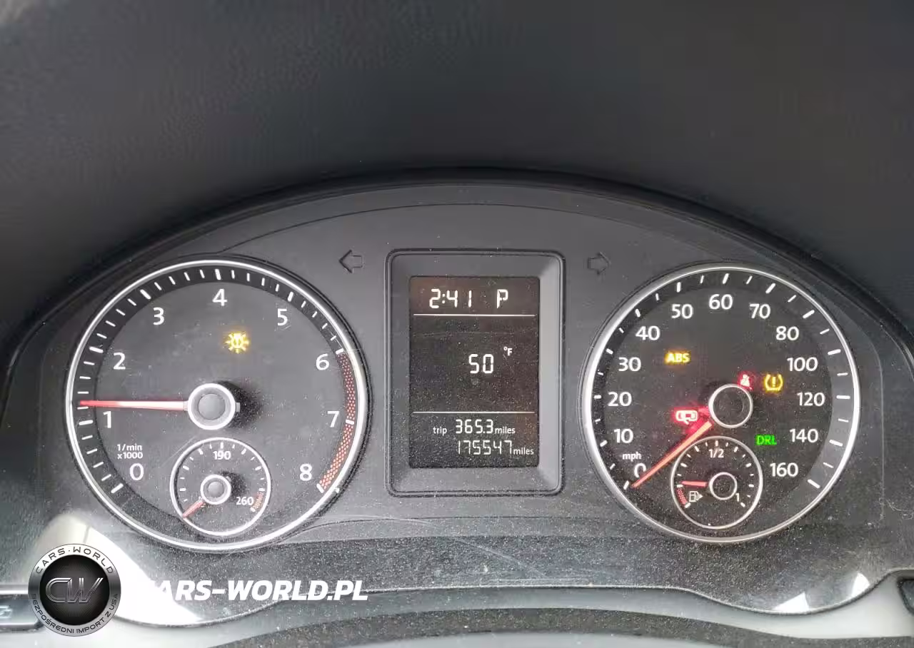 2010 Volkswagen Jetta Limited VIN:3VWAX7AJXAM128449 - 9