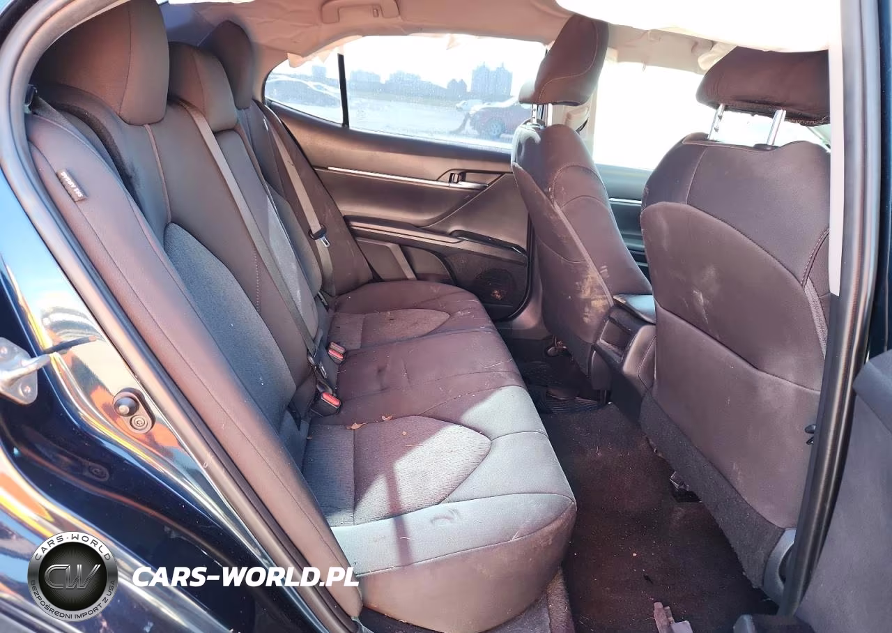 2019 Toyota Camry Le VIN:4T1B11HK1KU846369 - 10