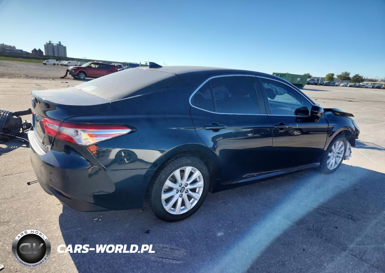 2019 Toyota Camry Le VIN:4T1B11HK1KU846369 - 3