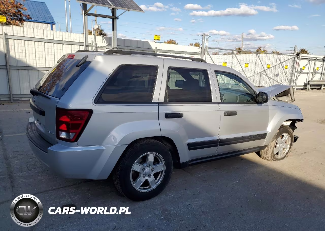 2005 Jeep Grand Cherokee Laredo VIN:1J4GR48K35C634856 - 3