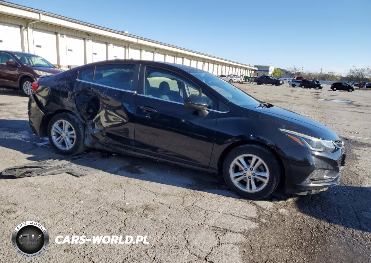 2017 Chevrolet Cruze Lt VIN:1G1BE5SM2H7102015 - 4