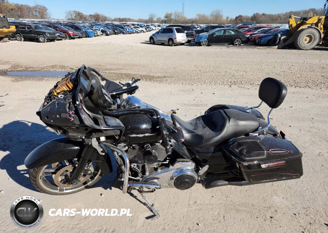 2017 Harley Davidson Fltrx Road Glide VIN:1HD1KHC33HB696046 - 3