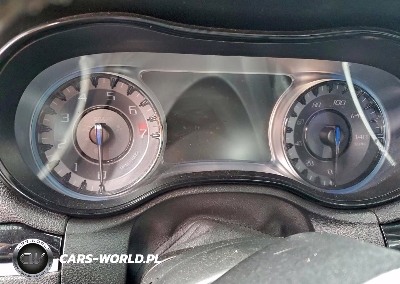 2019 Chrysler 300 S VIN:2C3CCABGXKH555464 - 9