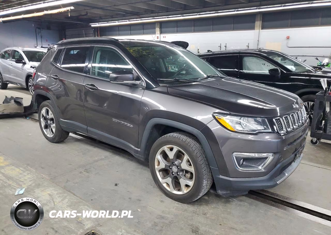 2018 Jeep Compass Limited VIN:3C4NJDCB0JT330636 - 4