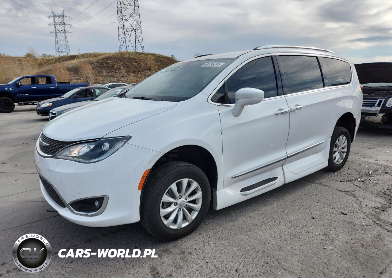 2019 Chrysler Pacifica Touring L