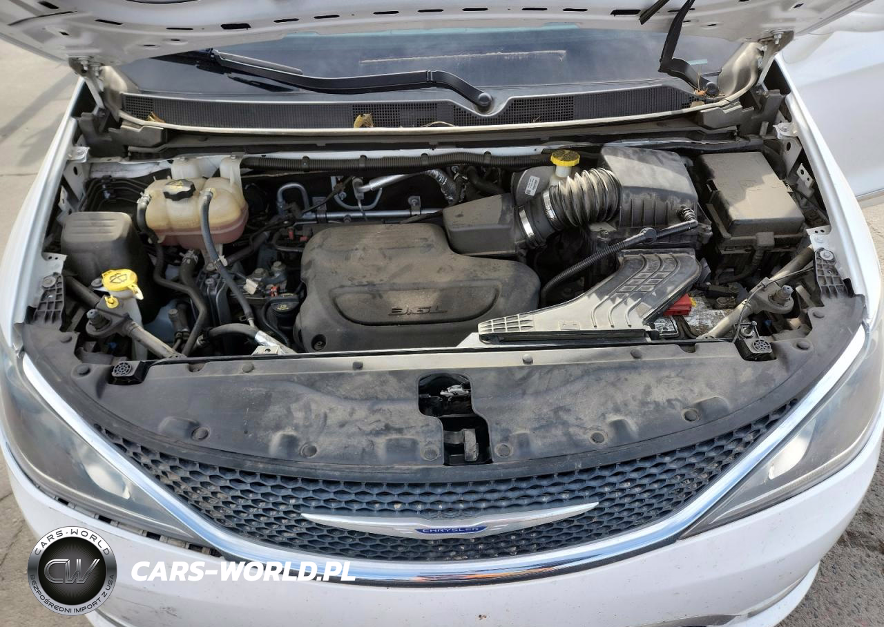 2019 Chrysler Pacifica Touring L VIN:2C4RC1BG2KR603393 - 12