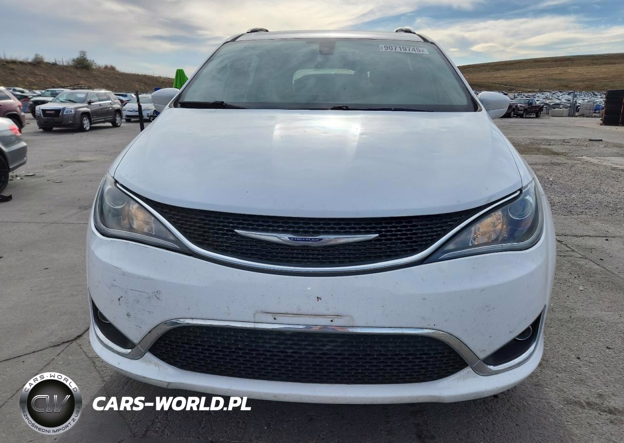 2019 Chrysler Pacifica Touring L VIN:2C4RC1BG2KR603393 - 5