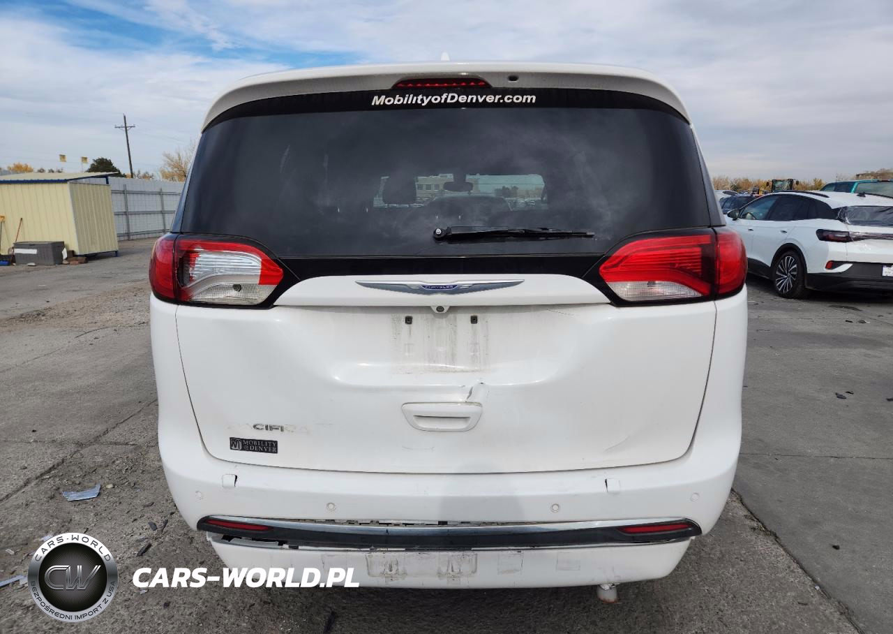 2019 Chrysler Pacifica Touring L VIN:2C4RC1BG2KR603393 - 6