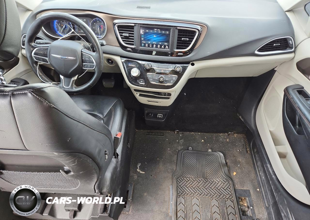 2019 Chrysler Pacifica Touring L VIN:2C4RC1BG2KR603393 - 8