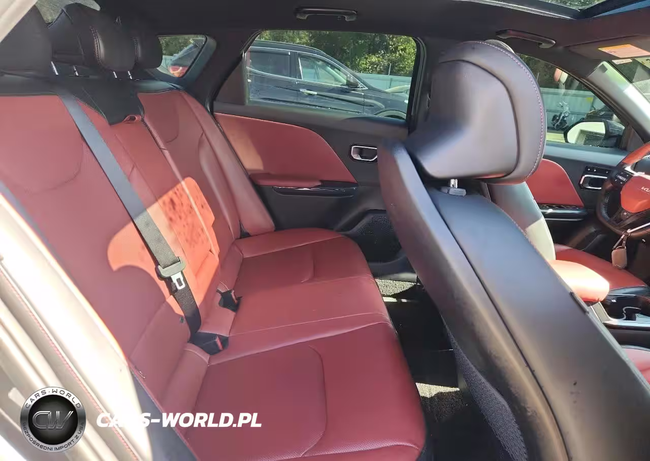 2025 Kia K4 Gt Line VIN:3KPFW4DE6SE048182 - 10