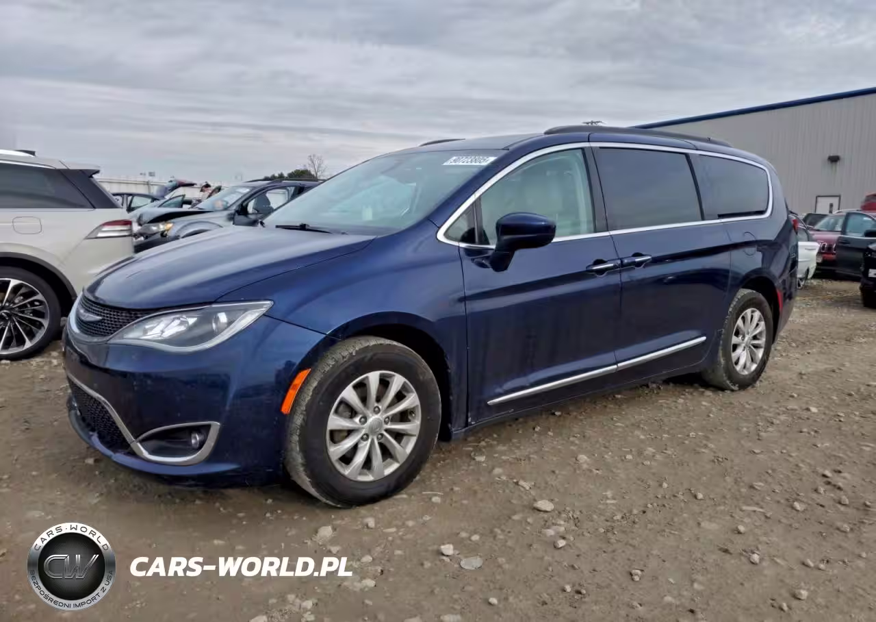 2017 Chrysler Pacifica Touring L